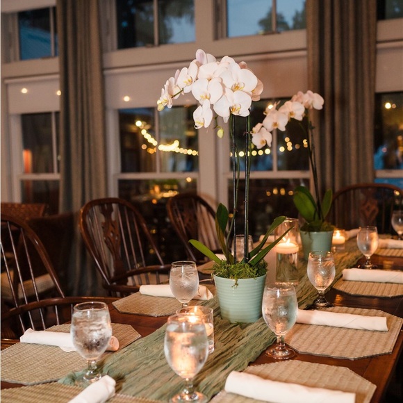 13 Sage Green Cheese Cloth Table Runners (9 90cm x 340cm, 4 90cm x 400cm) - Picture 3 of 8